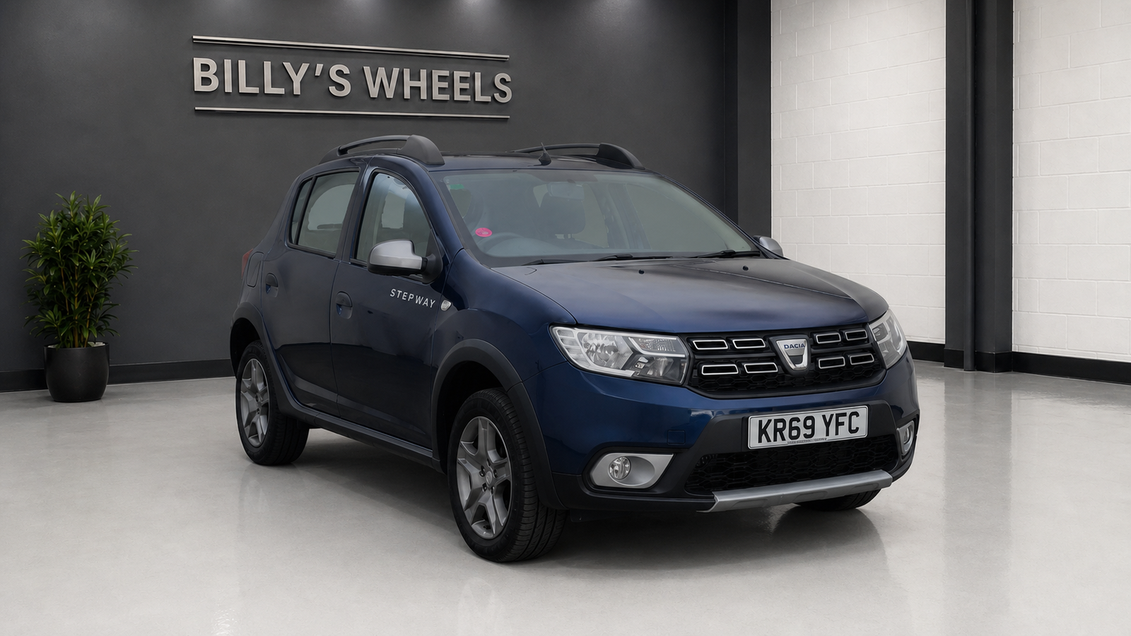2019 Dacia Sandero Stepway Comfort photograph 1 of 19