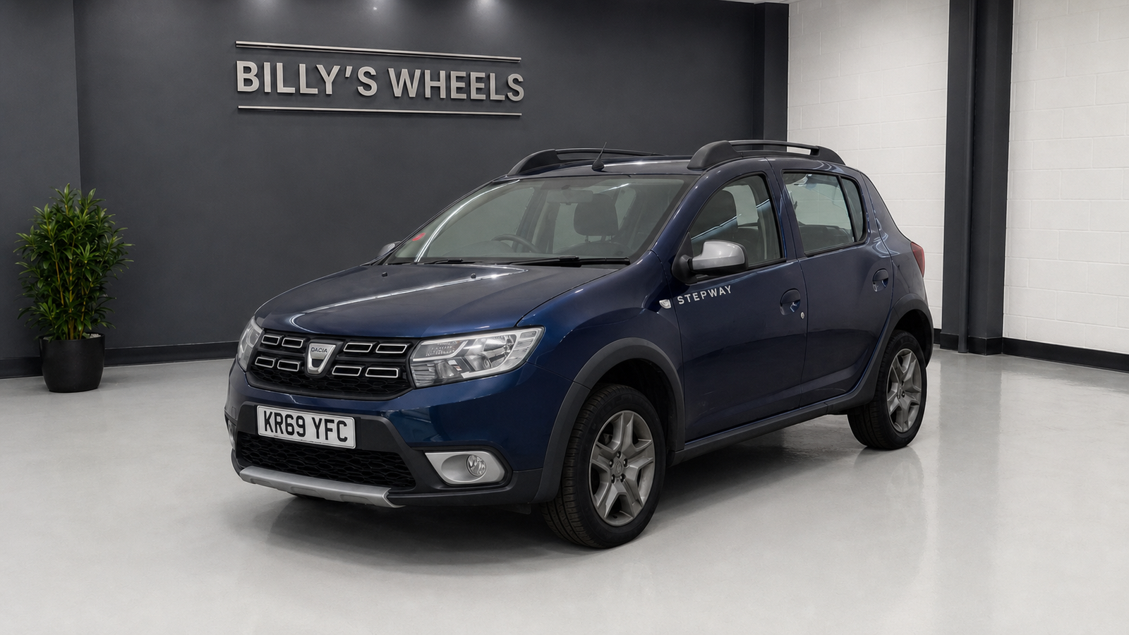 2019 Dacia Sandero Stepway Comfort photograph 2 of 19