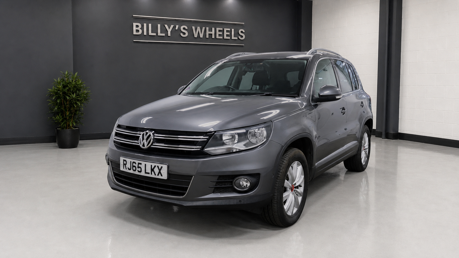 2015 Volkswagen Tiguan Match 4Motion photograph 2 of 19
