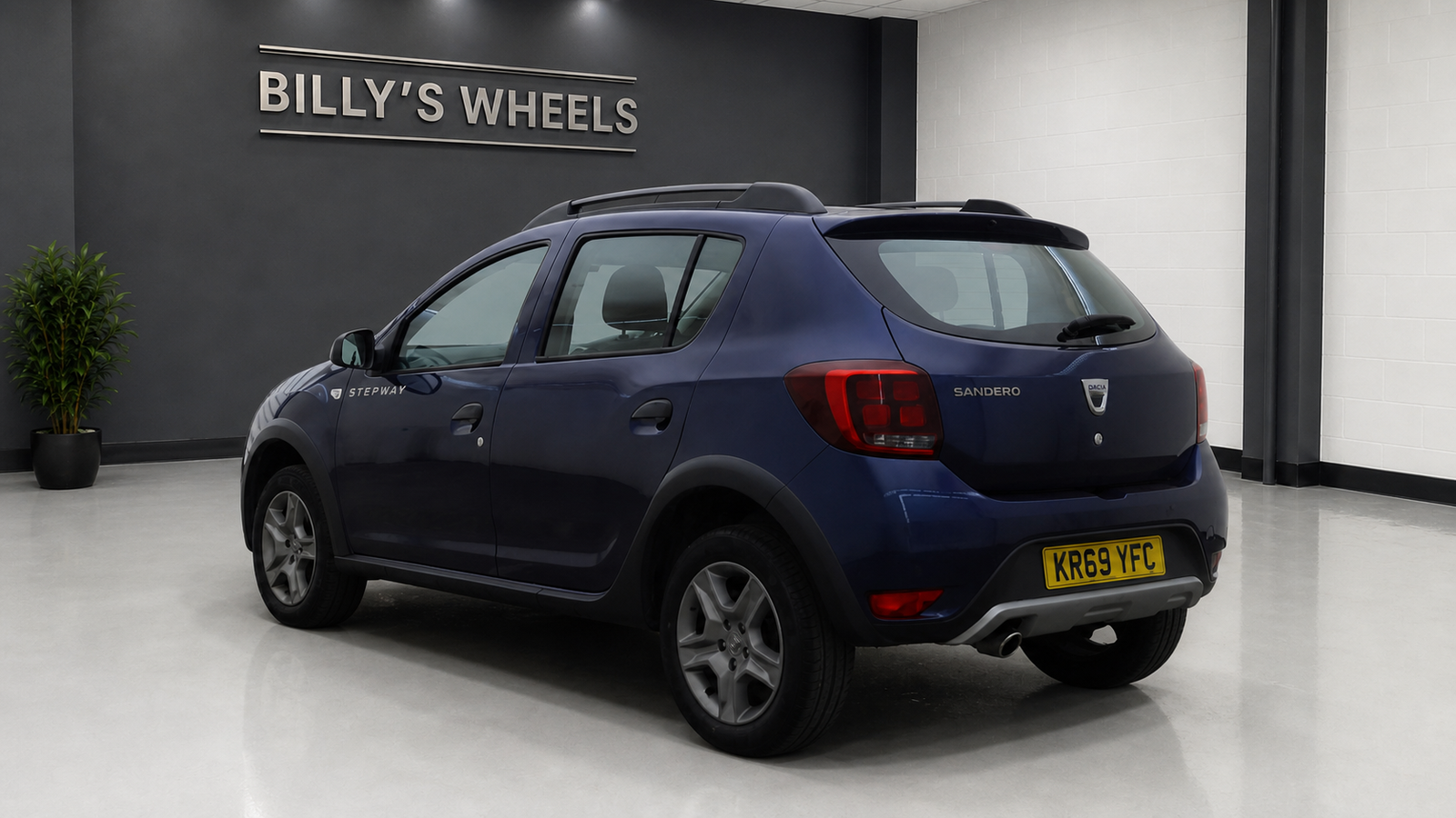 2019 Dacia Sandero Stepway Comfort photograph 3 of 19