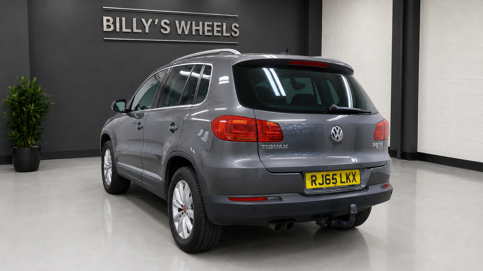 2015 Volkswagen Tiguan Match 4Motion photograph 3 of 19