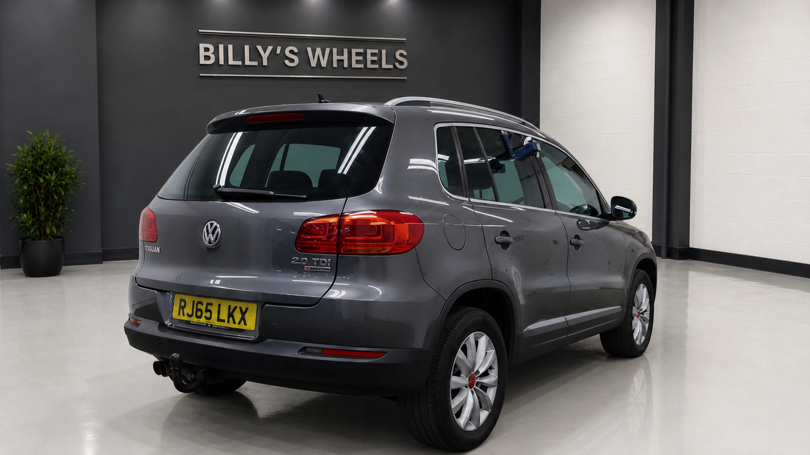 2015 Volkswagen Tiguan Match 4Motion photograph 4 of 19