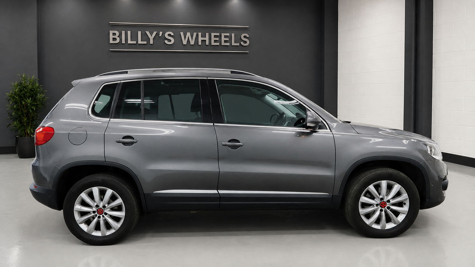 2015 Volkswagen Tiguan Match 4Motion photograph 5 of 19