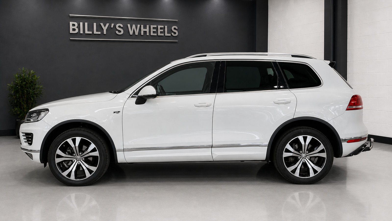 2016 Volkswagen Touareg R-Line KY66 XUP photograph 6