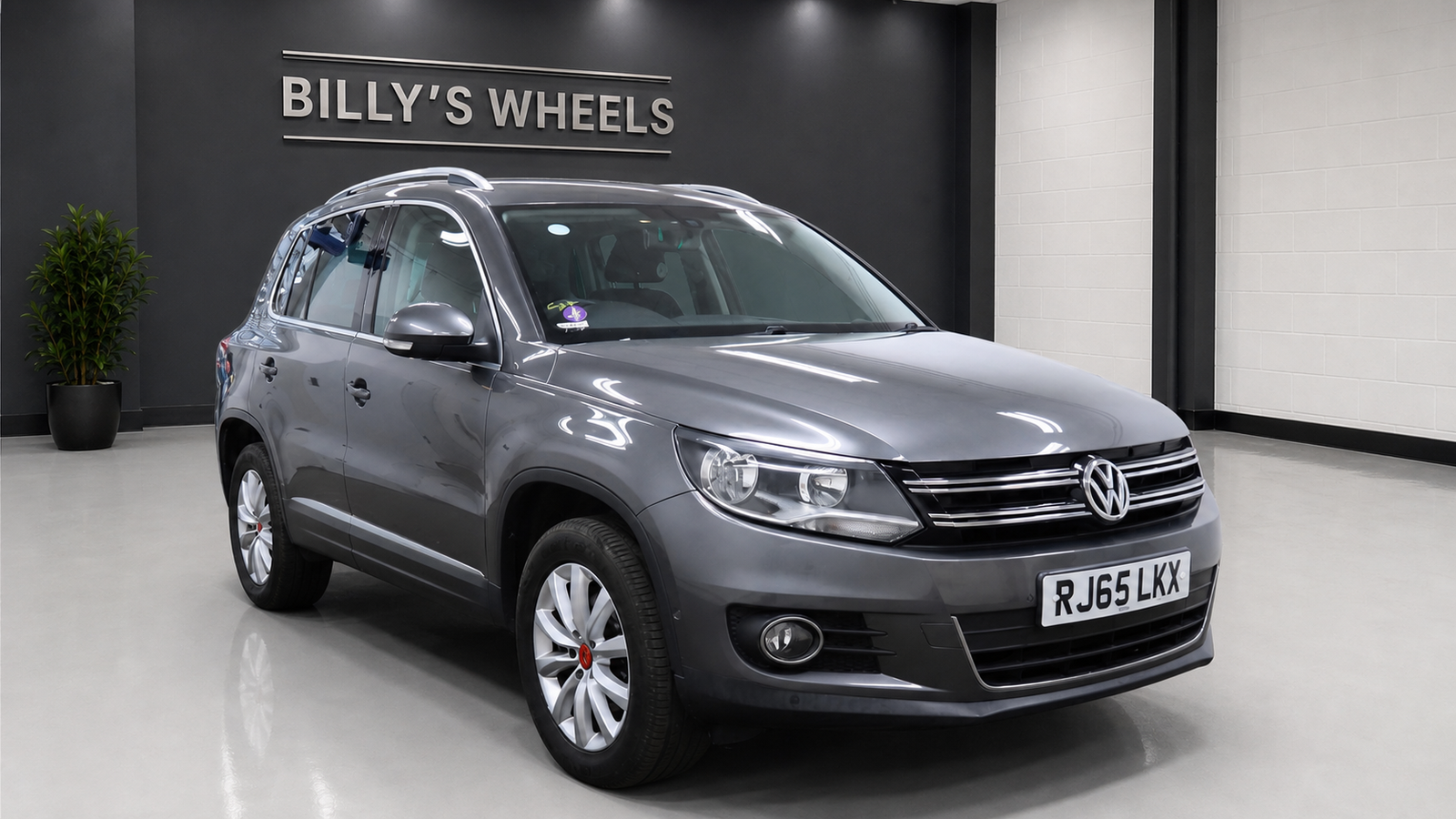 2015 Volkswagen Tiguan Match 4Motion photograph 7 of 19