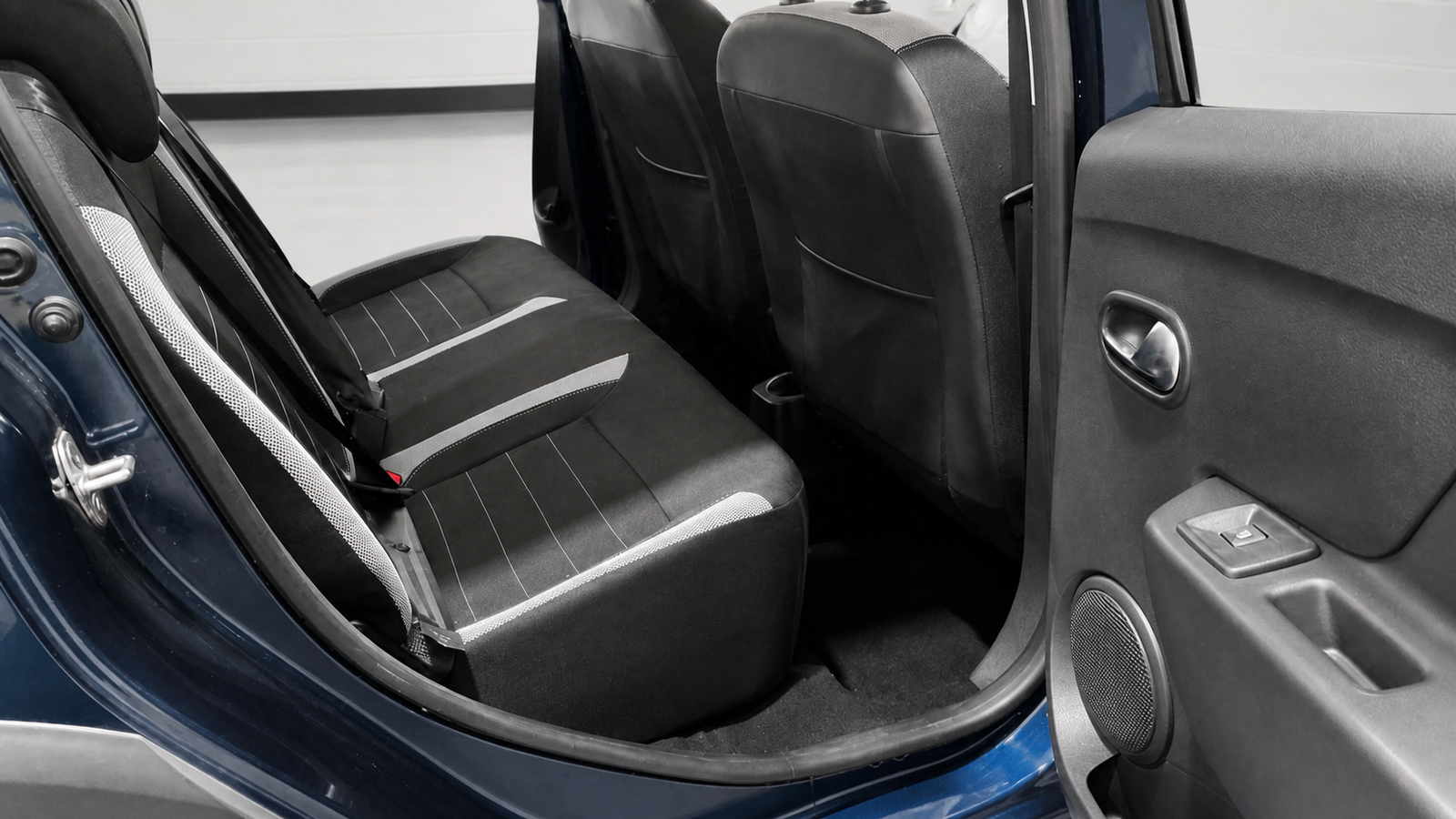 2019 Dacia Sandero Stepway Comfort photograph 16 of 19