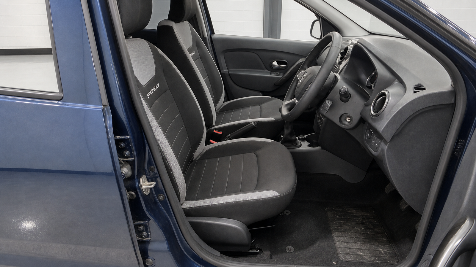 2019 Dacia Sandero Stepway Comfort photograph 17 of 19