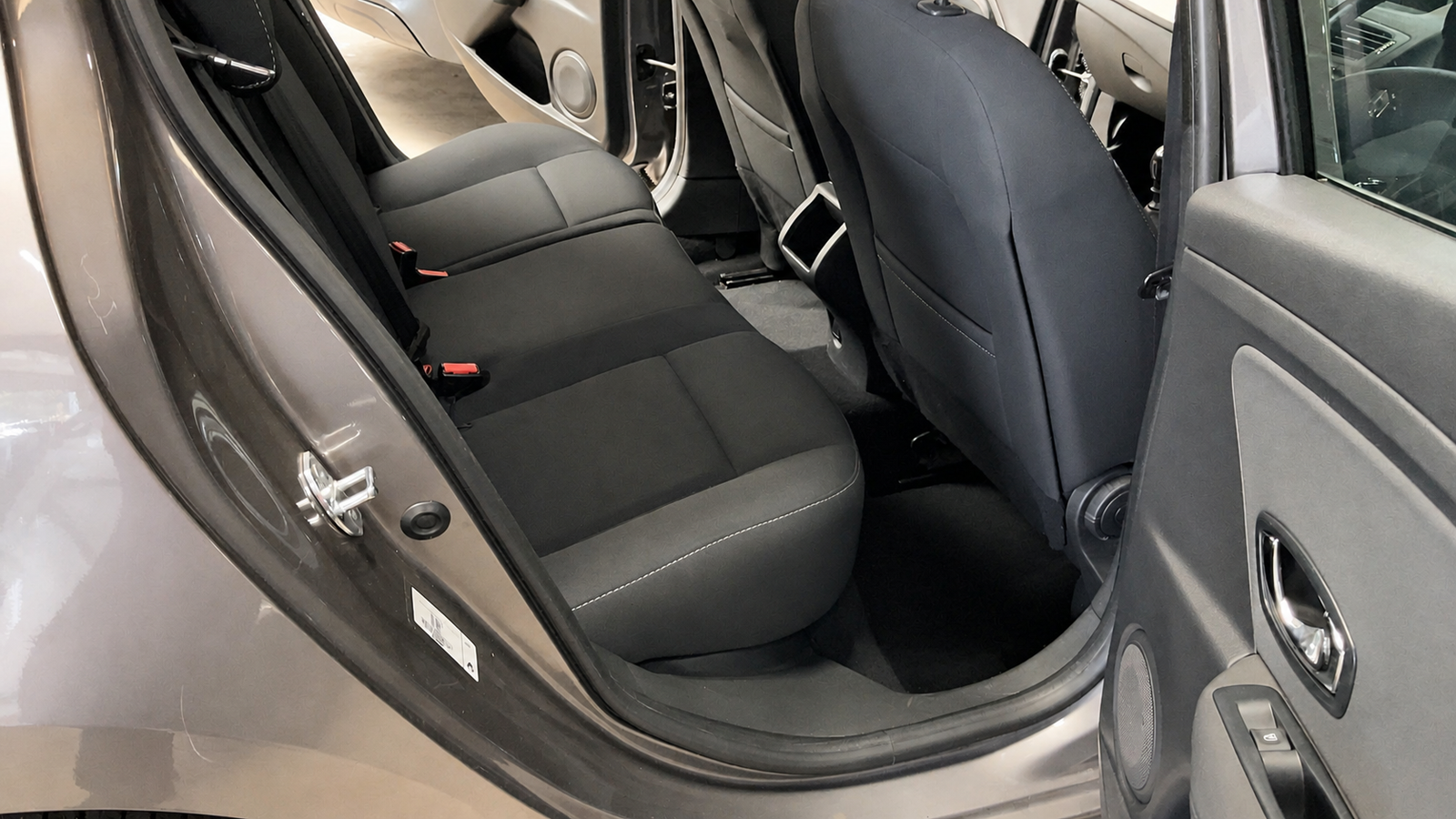 2014 Renault Mégane photograph 12 of 16