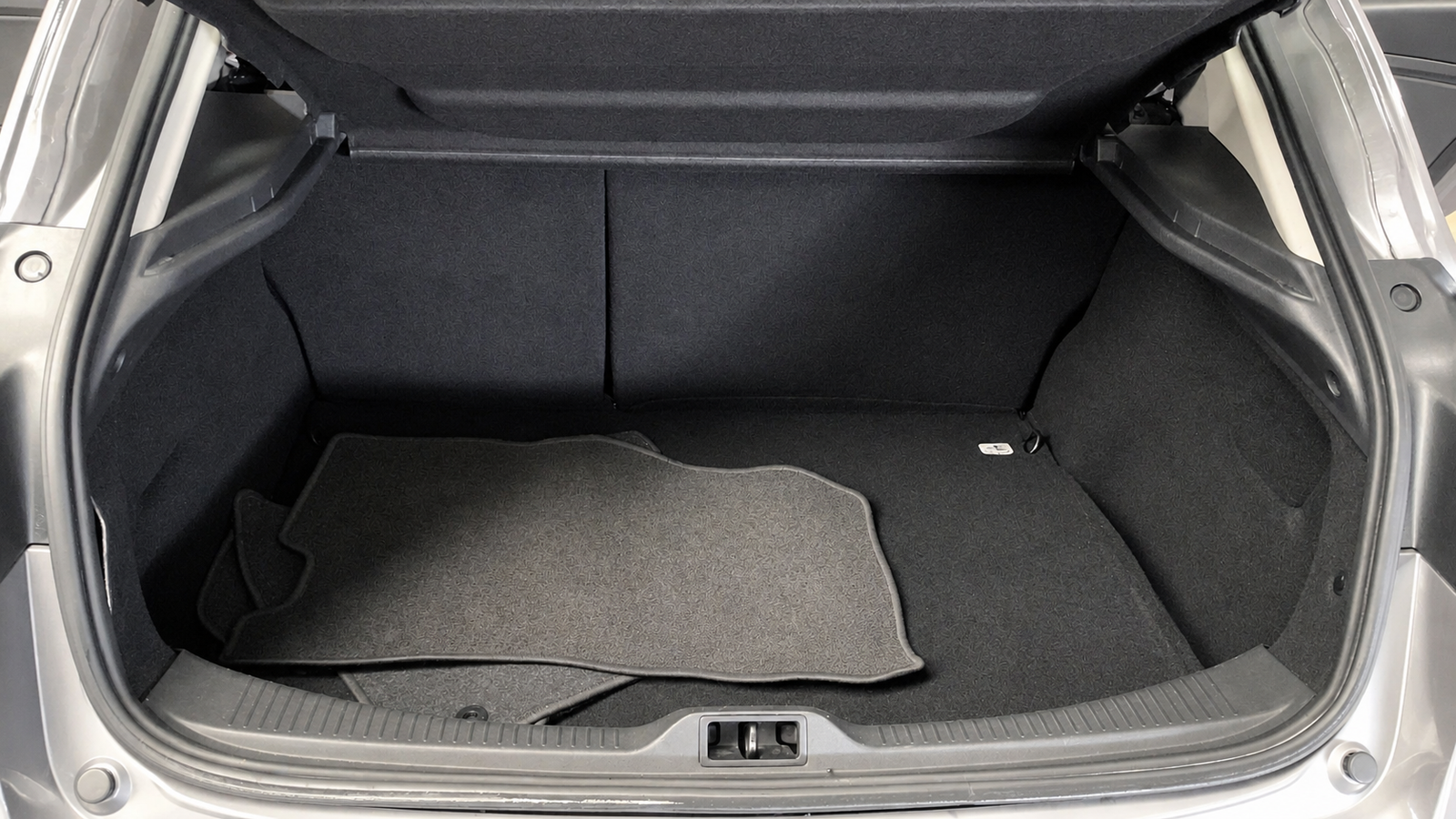 2014 Renault Mégane photograph 13 of 16