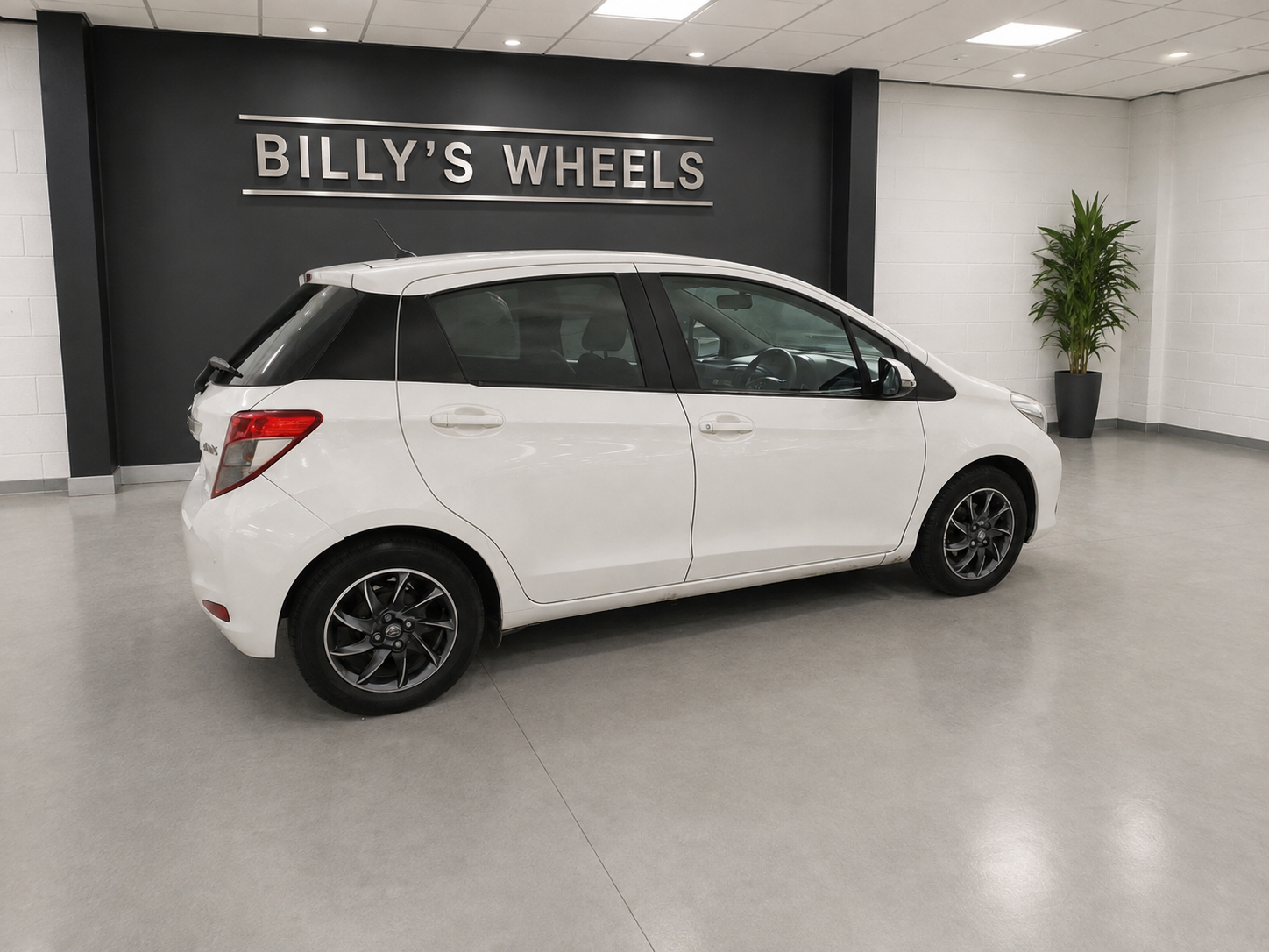 2012 Toyota Yaris Edition photograph 4 of 20