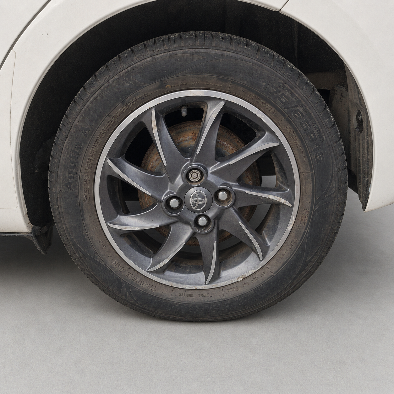 2012 Toyota Yaris Edition photograph 8 of 20