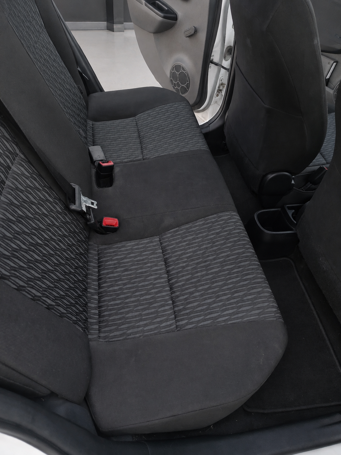 2012 Toyota Yaris Edition photograph 18 of 20