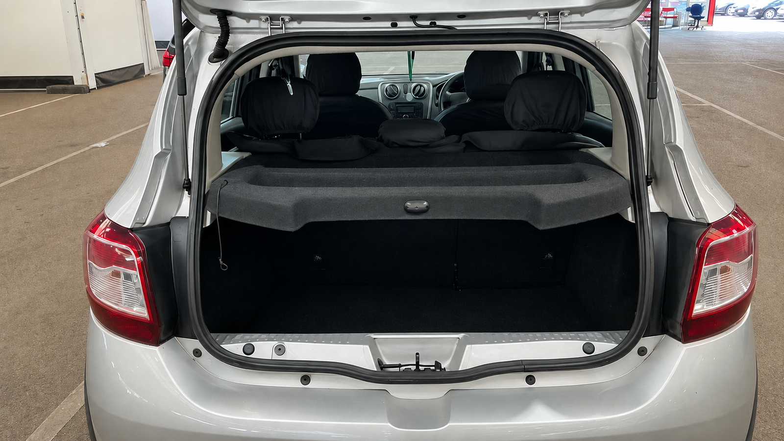 2015 Dacia Sandero Stepway Ambiance clean boot photograph 9 of 13